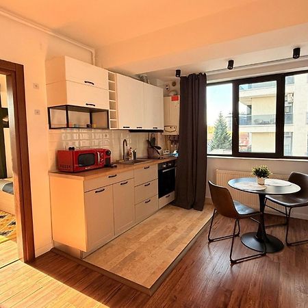 Cozy Apartment With Self Check-In Near Promenada Mall And Verdi Park بوخارست المظهر الخارجي الصورة