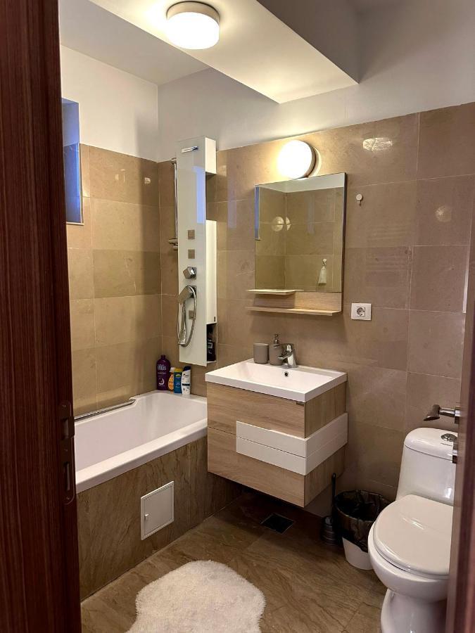 Cozy Apartment With Self Check-In Near Promenada Mall And Verdi Park بوخارست المظهر الخارجي الصورة