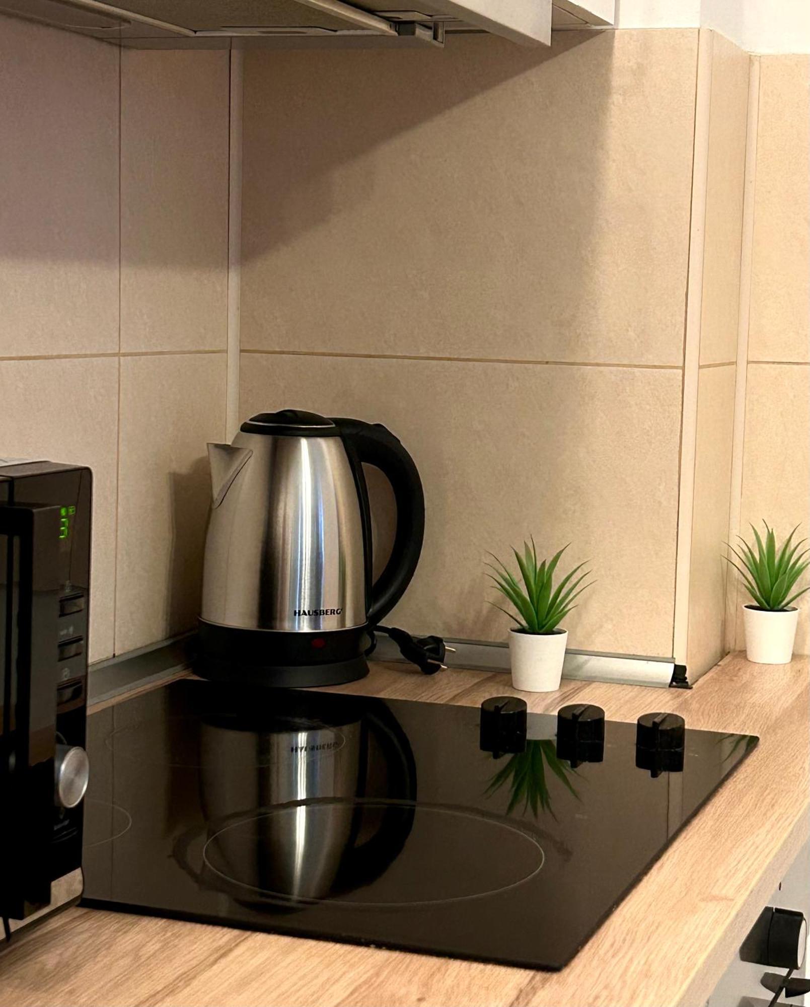 Cozy Apartment With Self Check-In Near Promenada Mall And Verdi Park بوخارست المظهر الخارجي الصورة