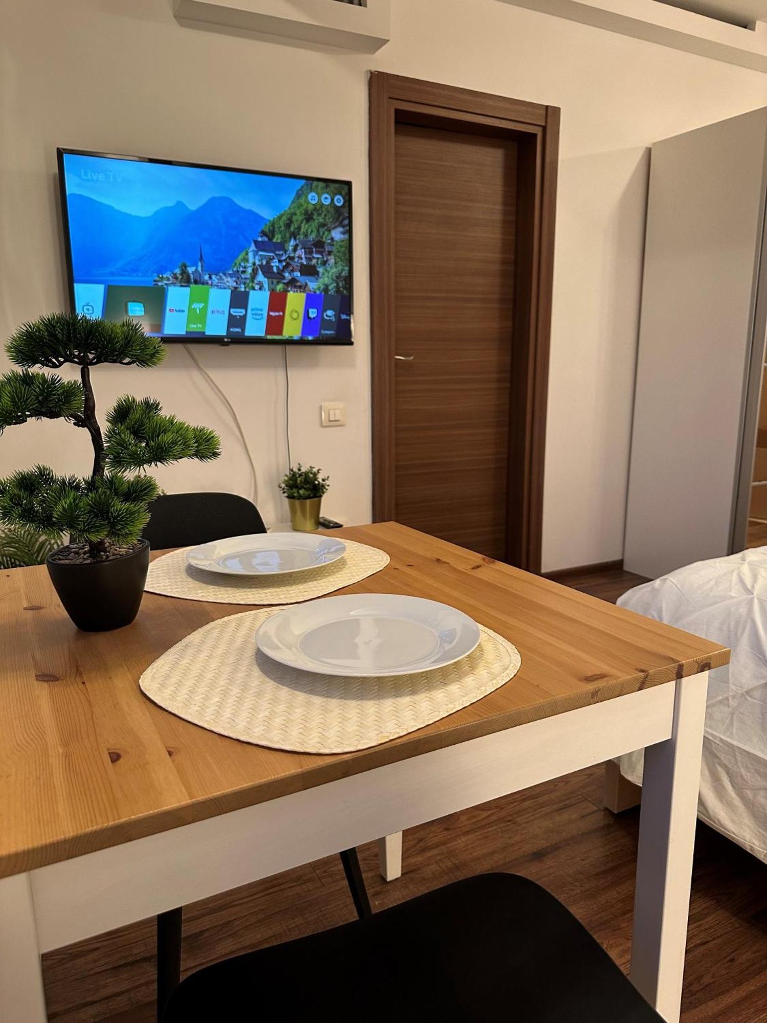 Cozy Apartment With Self Check-In Near Promenada Mall And Verdi Park بوخارست المظهر الخارجي الصورة