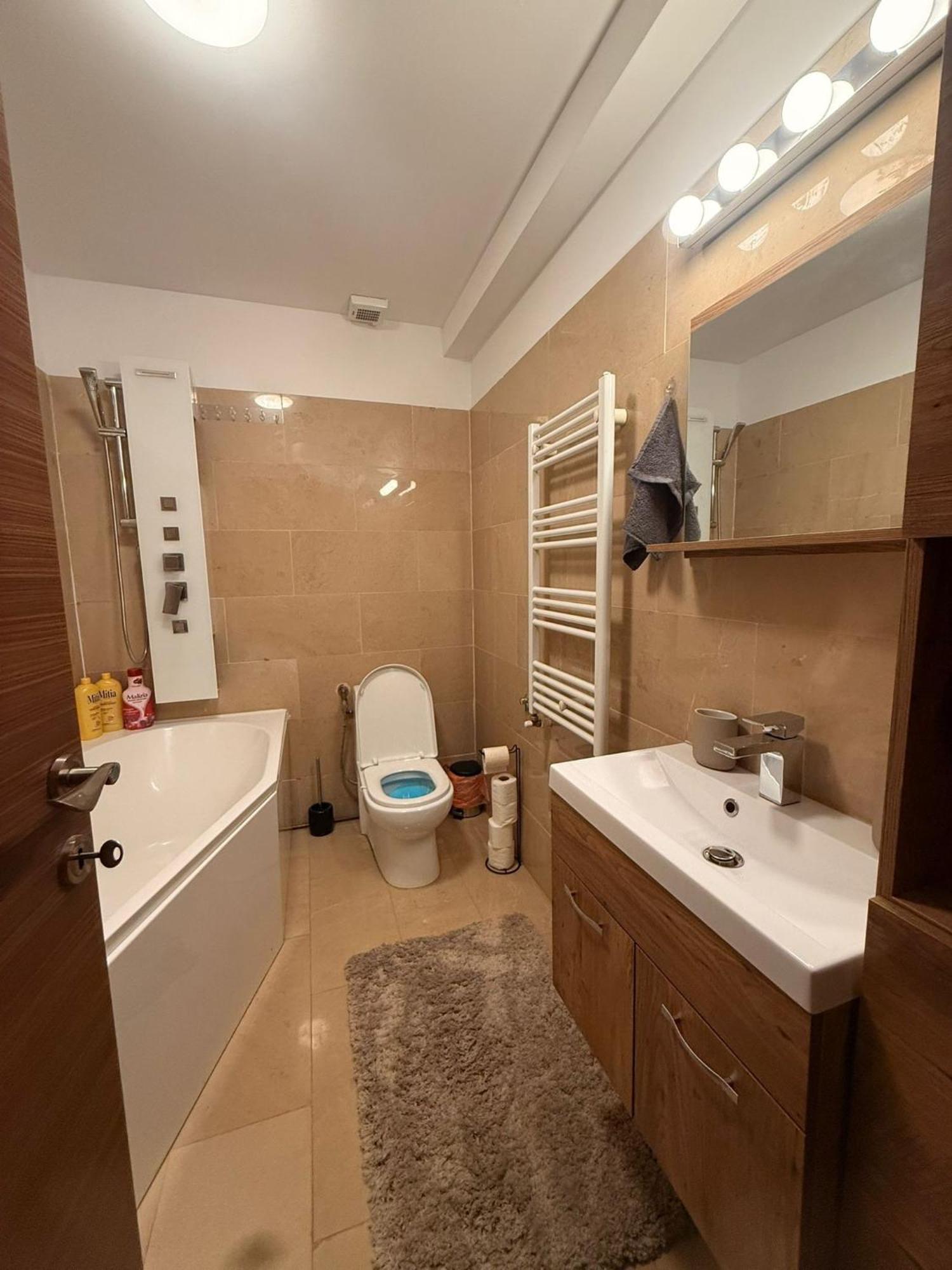 Cozy Apartment With Self Check-In Near Promenada Mall And Verdi Park بوخارست المظهر الخارجي الصورة